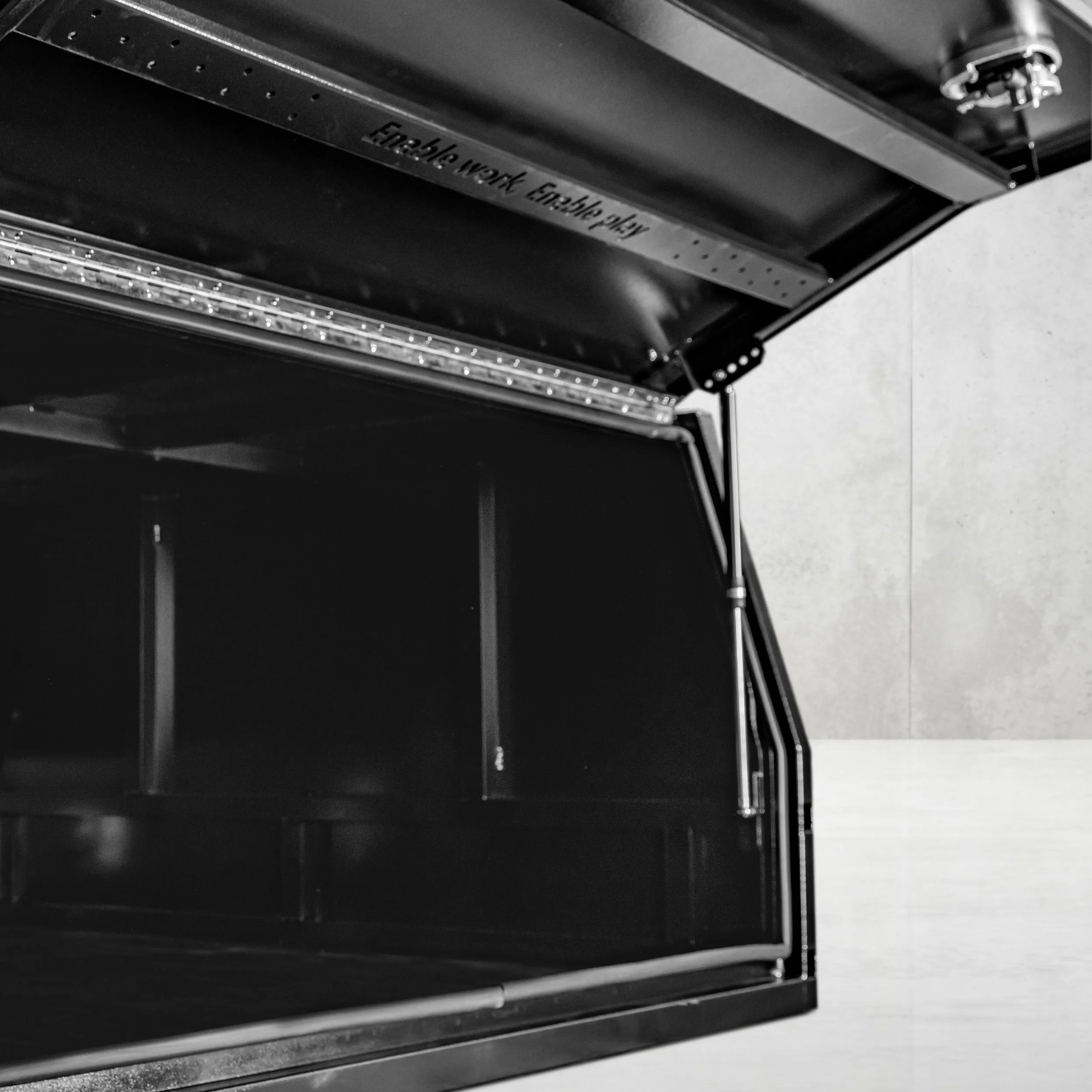 1950mm Aluminium Canopy - Black